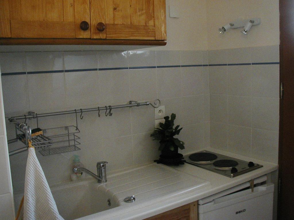 La Parenthese Apartment Sommieres Room photo